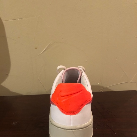 Almost brand new Nike Air Force 1 - Picture 4 of 6